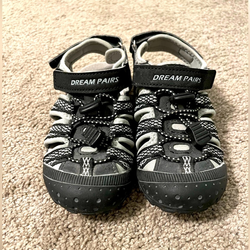 Dream Pairs Water Shoes / Sandals - Kids 11